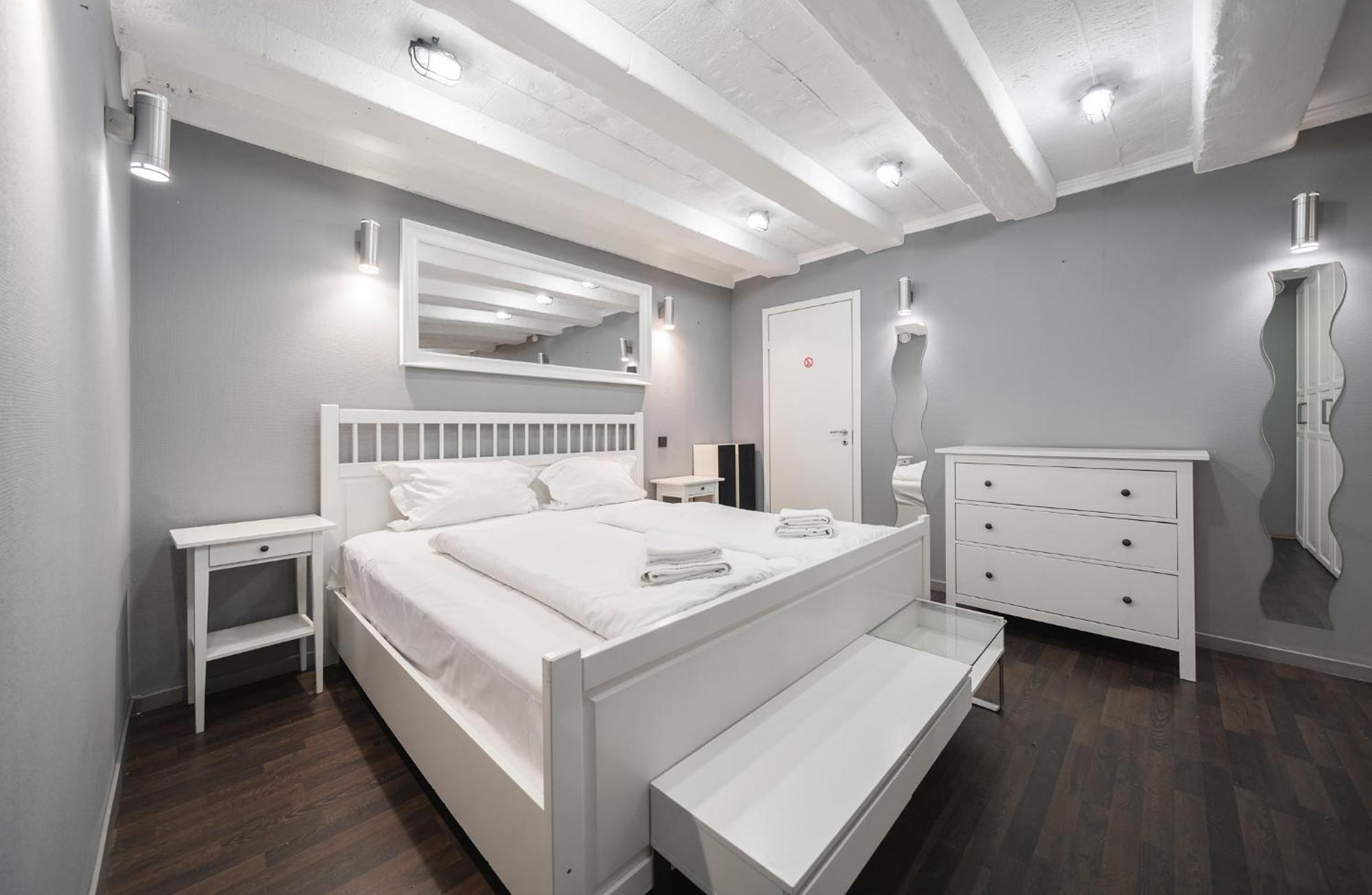 Islandijos Self Check-In Basement Apartments VNO Esterno foto
