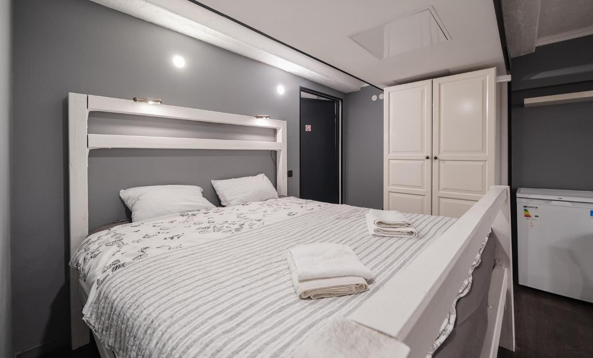 Islandijos Self Check-In Basement Apartments VNO Esterno foto